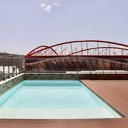 Em Boa Localizacao Com Piscina * Lissabon