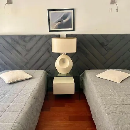Em Boa Localizacao Com Piscina Apartamento