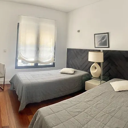 Em Boa Localizacao Com Piscina Lissabon